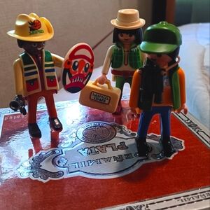 PLAYMOBILE 3 figures